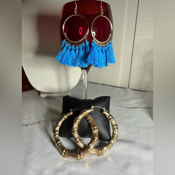 Two pair of goldtone and blue fringe earrings - Picture 2 of 6